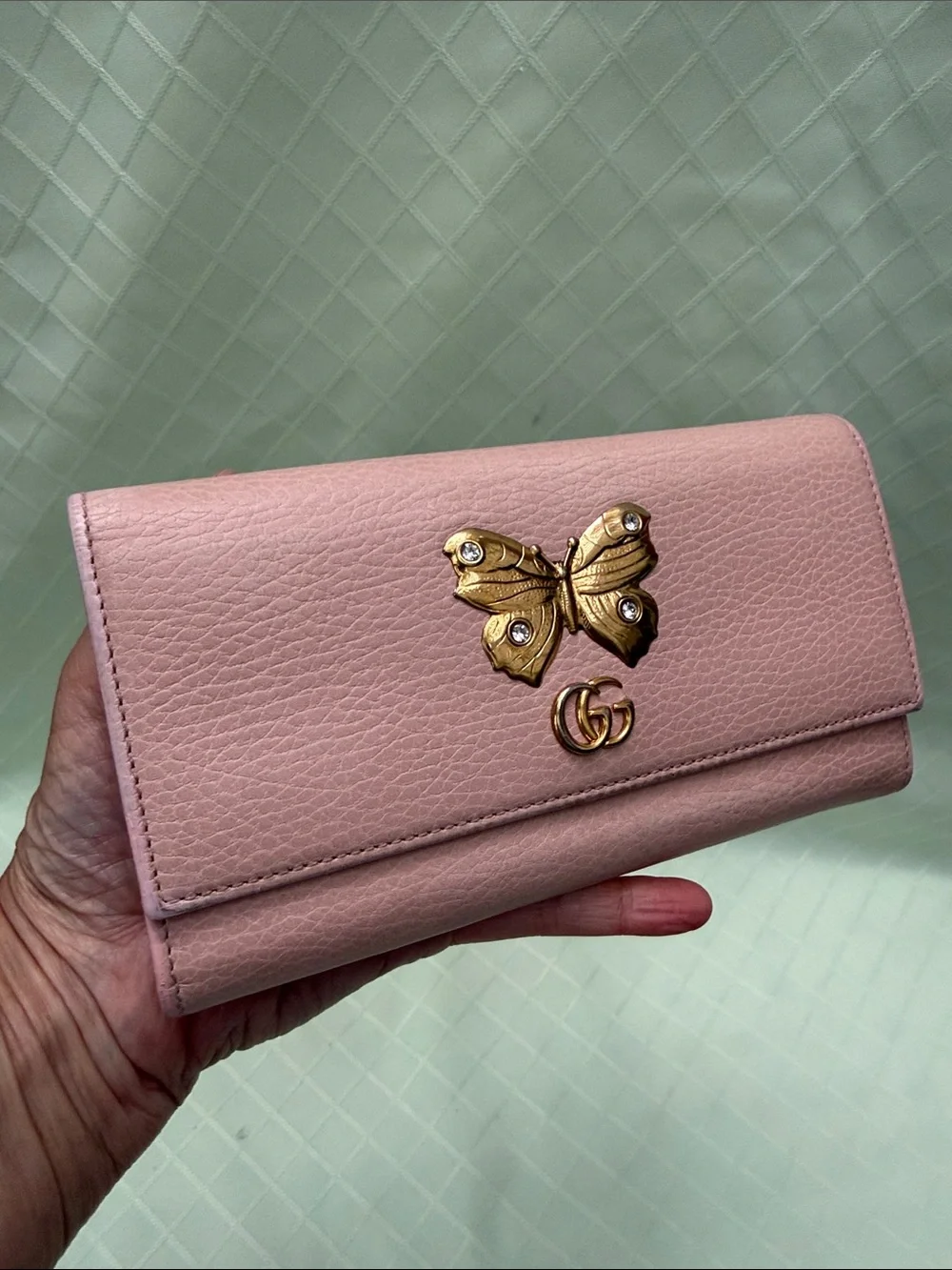 Gucci Pinkish Cream Leather Continental Wallet with Gold Butterfly Box Included - Picture 2 of 13